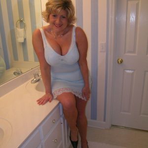 Si tu cherches une femme pleine de vie Lucie - rencontre-Cougar-Pessac